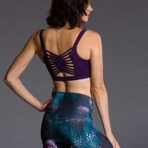 NWT Onzie Yoga Top